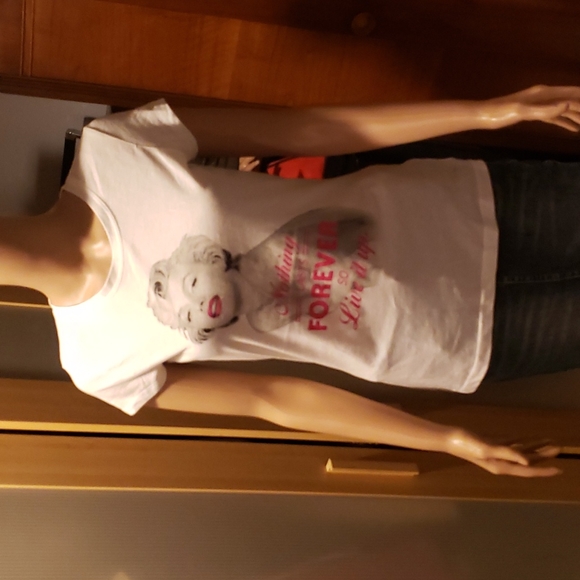 Womens tee - Picture 1 of 4